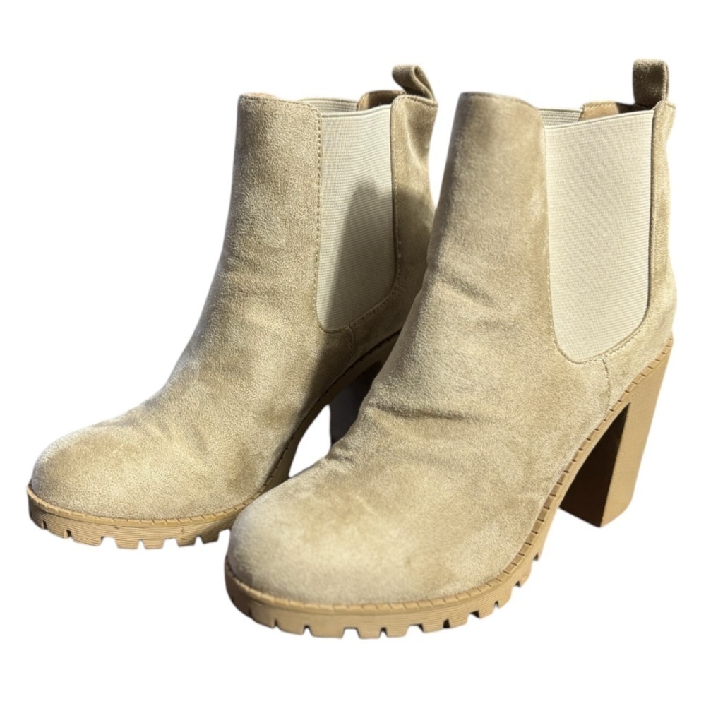 Soda Glove - Ankle Boot w/Lug Sole Elastic Gore and Chunky Heel Beige Size 10M - Picture 3 of 11